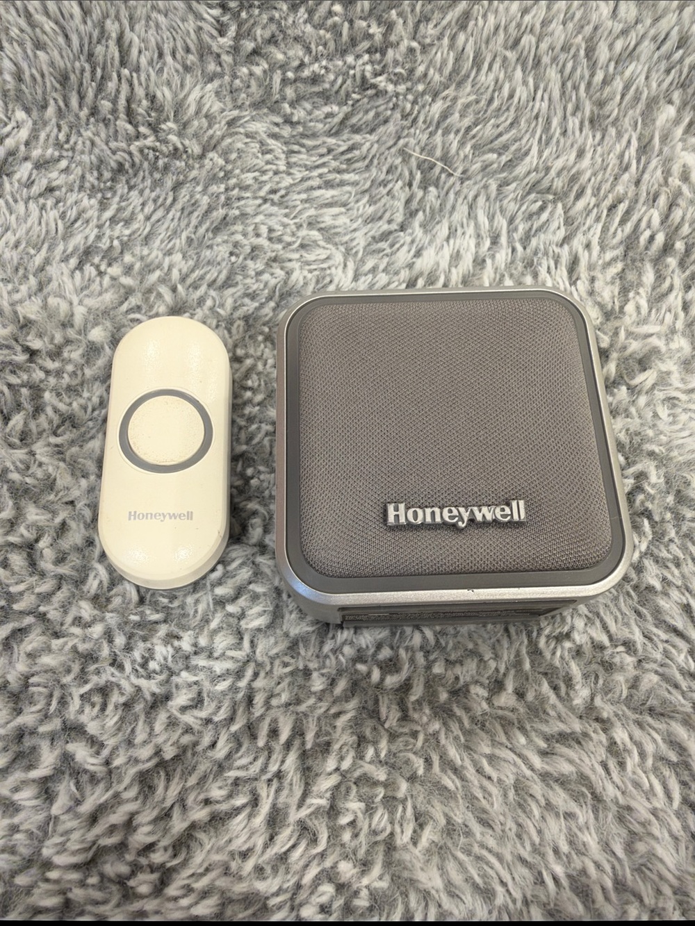 Honeywell Gray Wireless Doorbell Kit with White Transmitter